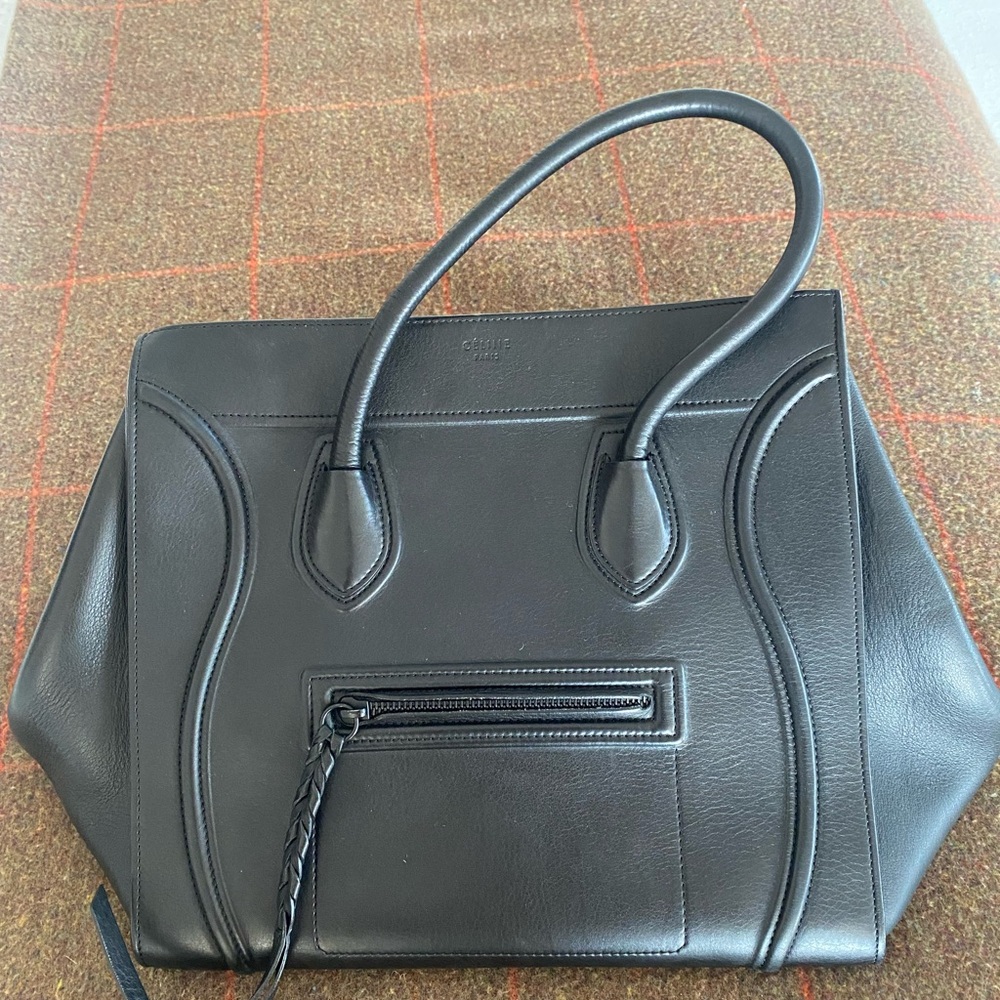 Celine Black Leather Tote Bag with Structured Design
